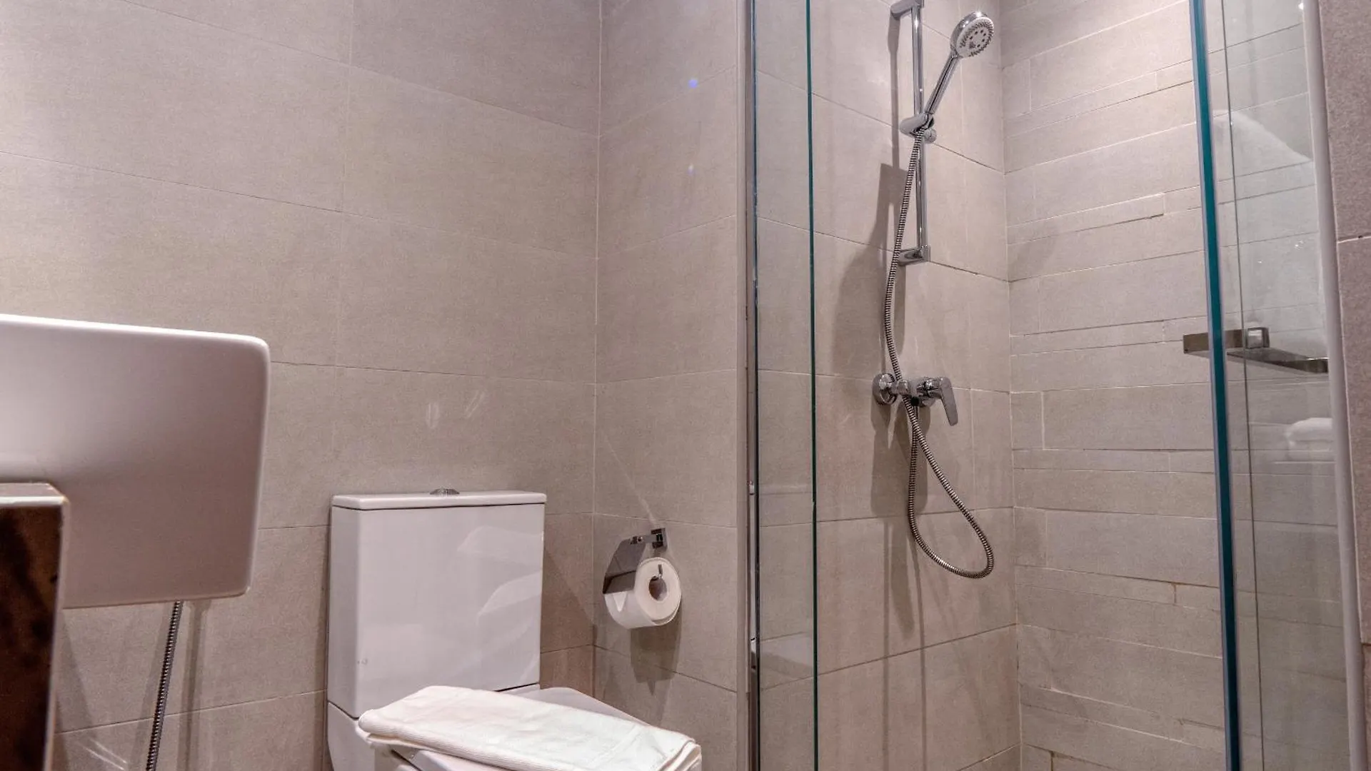 Apartment Easygo - Unbeatable Deals On Urban Rentals In Riviera 16 Dubai United Arab Emirates