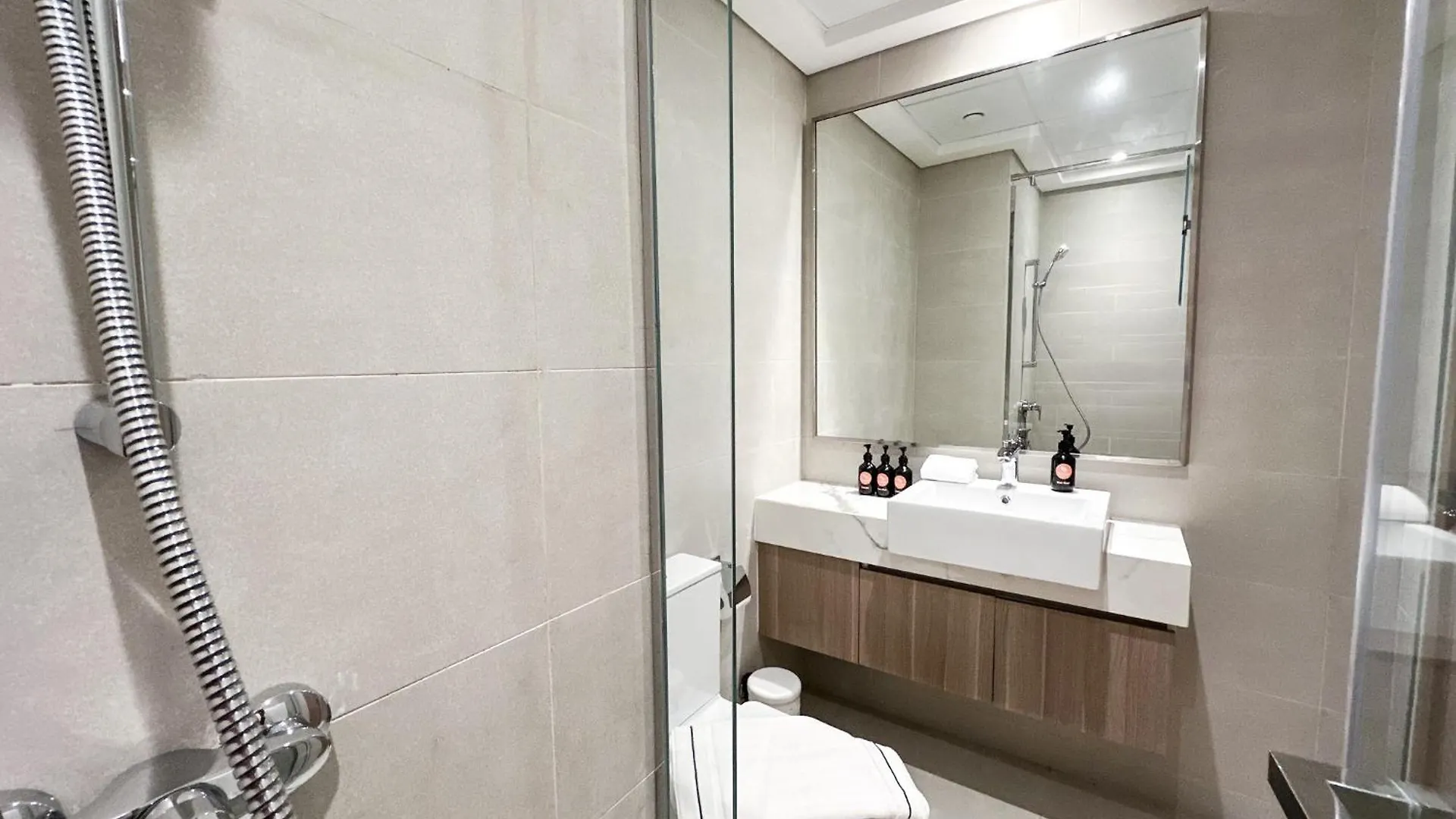 Easygo - Unbeatable Deals On Urban Rentals In Riviera 16 Dubaï Appartement